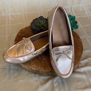 Vionic rosegold loafers